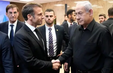 Macron y Netanyahu hablaron y mire cuál es  el pedido del galo