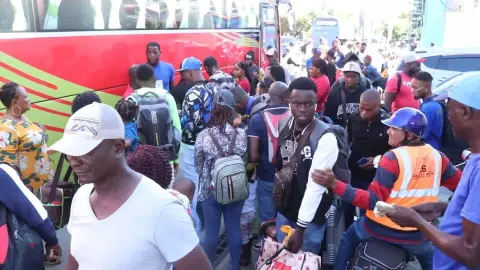 Haitianos retornan voluntariamente a Haití tras ejecución de operativos de repatriación en RD