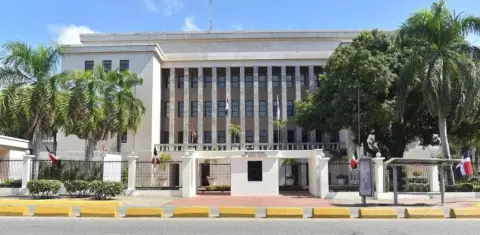 Fallece estudiante tras recibir paliza de otros en centro educativo😳
