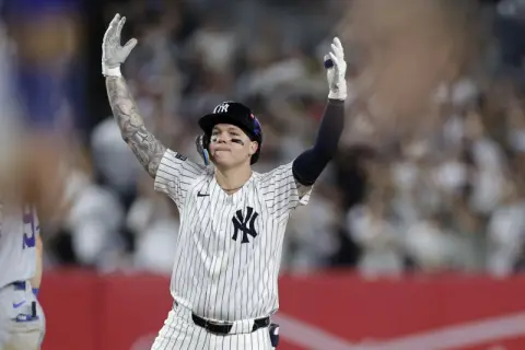 El sencillo ganador de Verdugo y su atrapada acrobática le dan a los Yankees la victoria