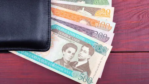 Mujeres tienen salario promedio más alto que hombres en RD