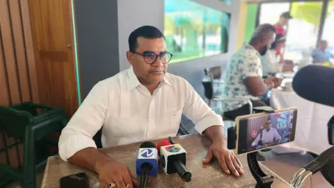 Diputado Tony Bengoa realiza rueda de prensa para dar a conocer puntos positivos de la reforma Fiscal.