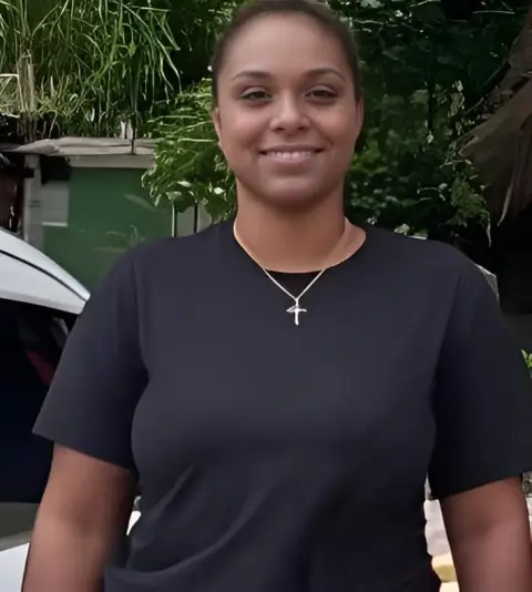 Ay Padre! Ella es la "emprendedora" que está viral ahora y te vas a caer pa trá cuando veas el motivo de esa sonrisa casi que de oreja a oreja. 😱