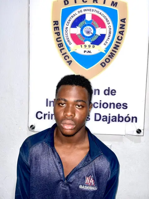 Atrapan haitiano robando en supermercado de Dajabón.