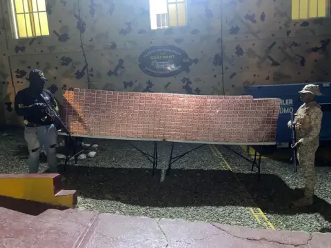 CESFronT incauta 105,000 unidades de cigarrillos trasladadas en tres motocicletas