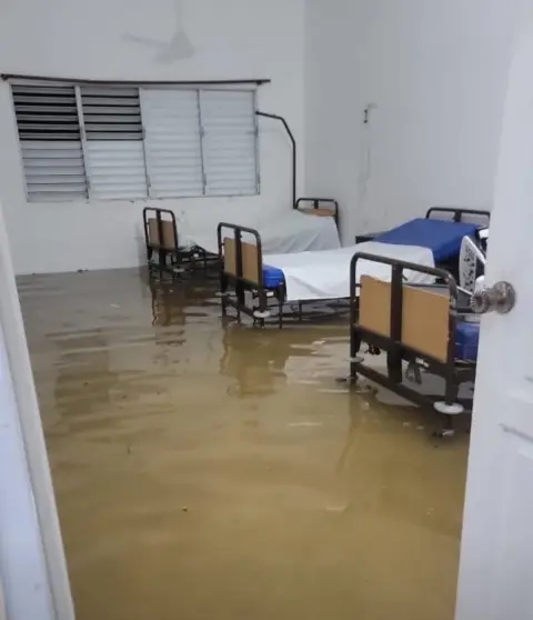 Hospital Gregorio Luperón inundado tras intensas lluvias