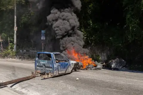 Banda haitiana as3sin4 a más de 180 personas, la mayoría de la tercera edad