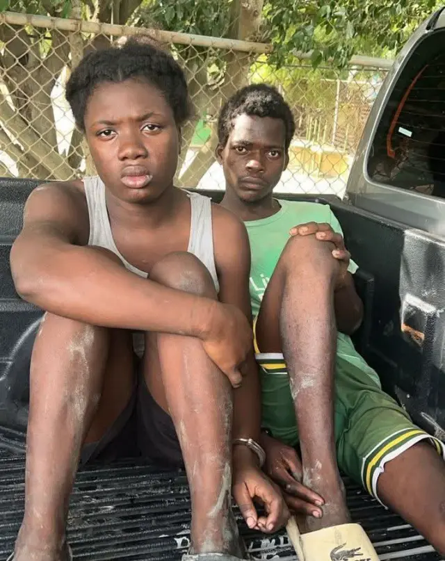 🙆‍♂️Apresan a pareja haitiana acusada de ase_sinar a su hija de un año en supuesto ritual de brujería.