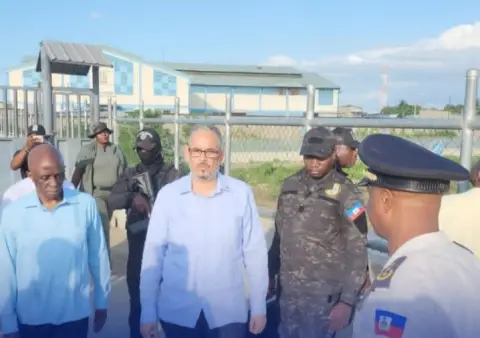 *El primer ministro de Haití visita Juana Méndez bajo un fuerte dispositivo de seguridad*