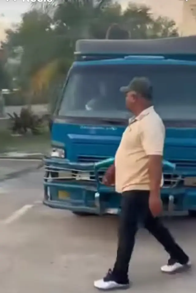 Detienen camión 🚌 con una mudanza ven aver que llevaba 😳 tremenda sorpresa.