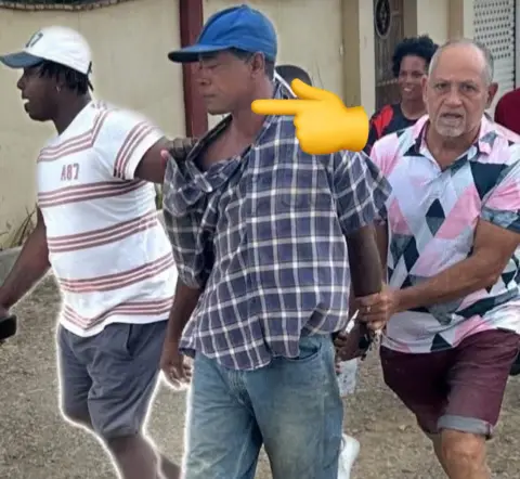 Hombre Sorprendido Robando Chivos en Montecristi
