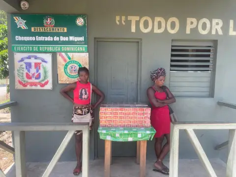 *Detienen haitianas indocumentadas con 16 mil cigarrillos ilícitos en Dajabón*