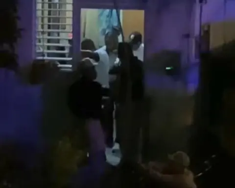 Omg, le quito la vida a las dos madre e hija