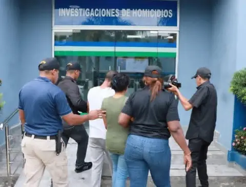 Policía apresa a pareja de esposos por la muerte de niña de 7 años víctima de maltrato infantil y barbarie