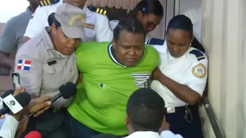 Aplazan para el 2 de septiembre el juicio preliminar a mujer acusada de d3c4p!tar a su h!ja.