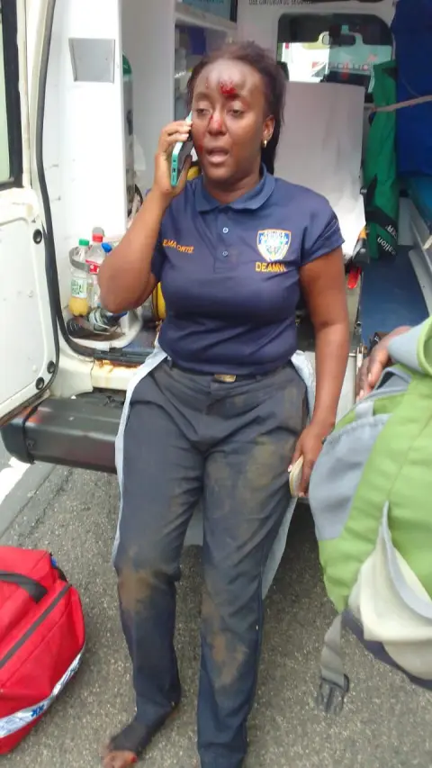 Cabo de la Policía Nacional resulta herida tras lanzarse de vehículo en marcha