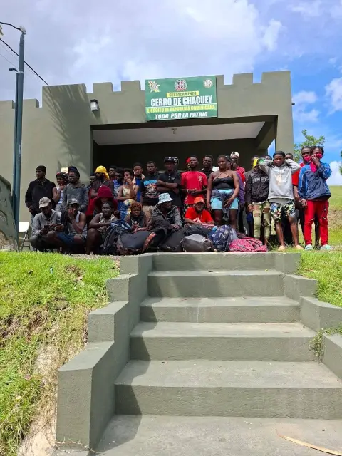 Ejército detiene 41 nacionales haitianos en operativo en Cerro Chacuey de Dajabón