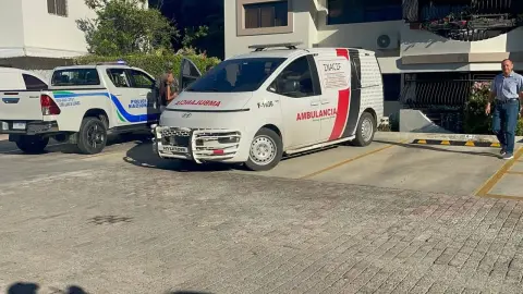 Fallece mujer tras caer de un quinto piso de una torre
