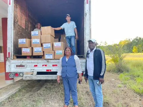 MINERD entrega libros de texto a centros educativos del Distrito 13-04